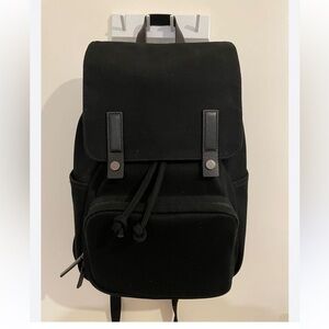 Everlane black backpack modern snap drawstring